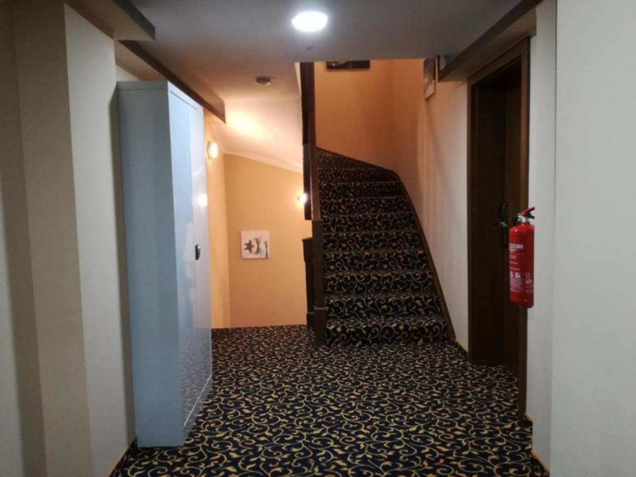 Hotel Zum Weissen Ochsen 알렌 외부 사진