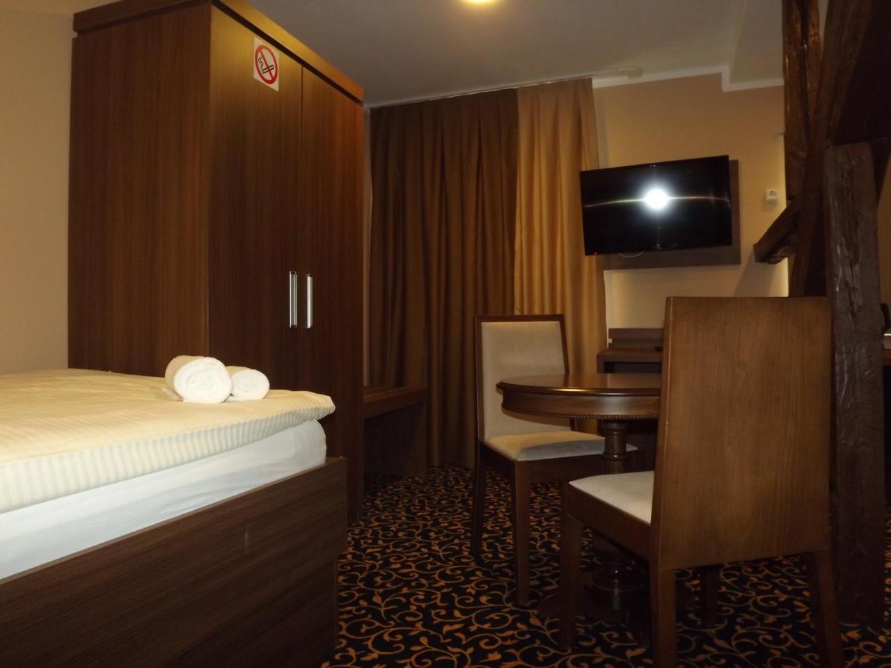 Hotel Zum Weissen Ochsen 알렌 외부 사진
